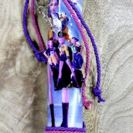 Λαμπάδα K-POP με μπρελόκ